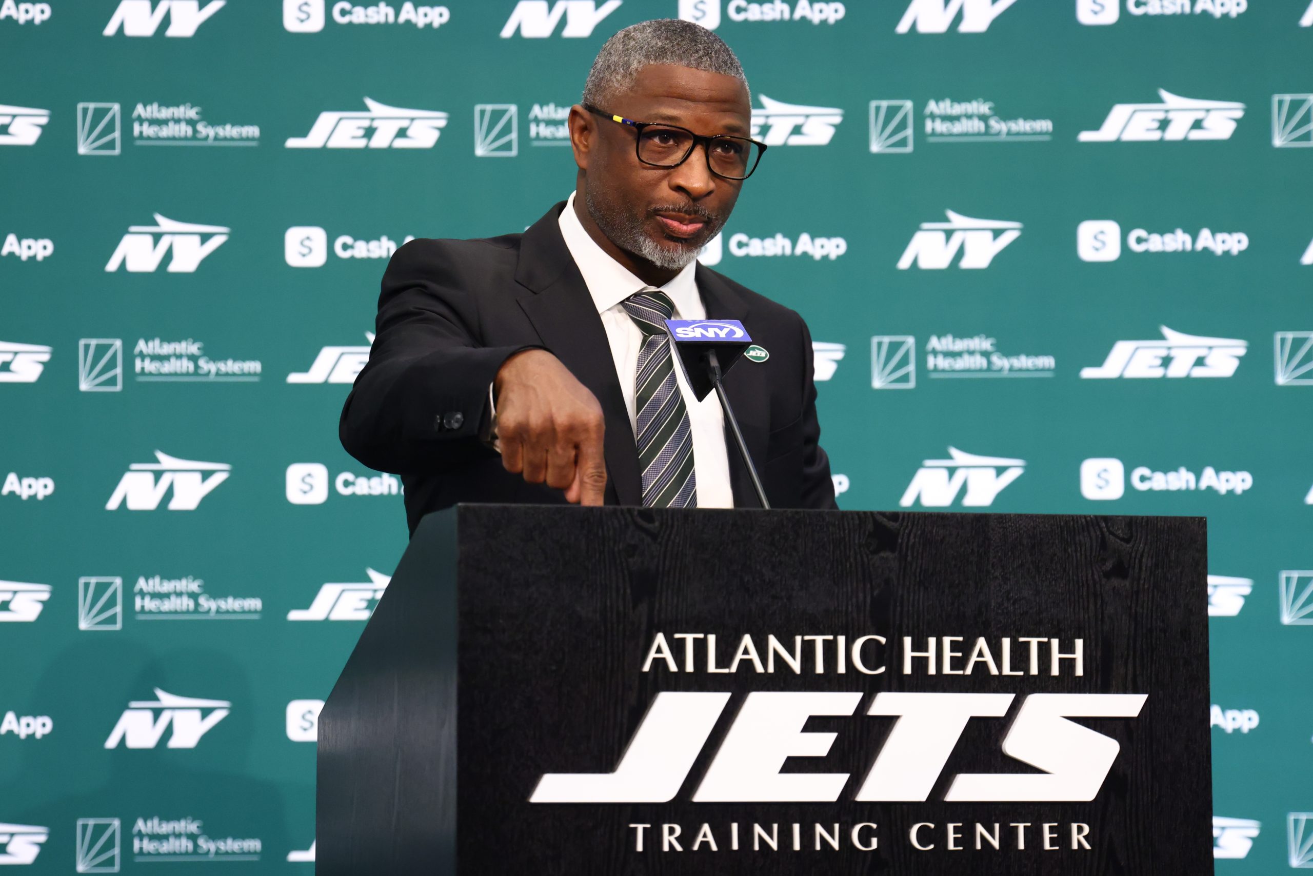 Aaron Glenn Reveals When Justin Fields Will Make Jets Debut