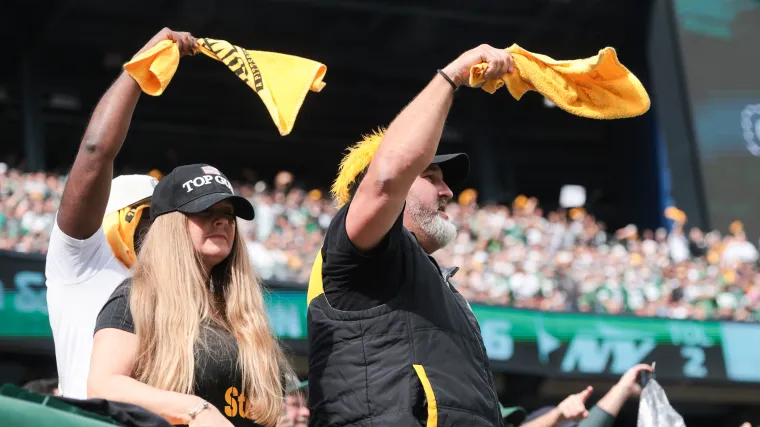Aaron Rodgers was impressed with Pittsburgh Steelers fans in Week 1