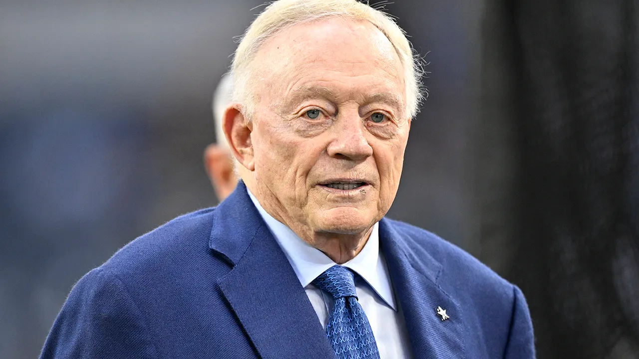 Cowboys’ Jerry Jones on middle finger incident: ‘That was unfortunate’
